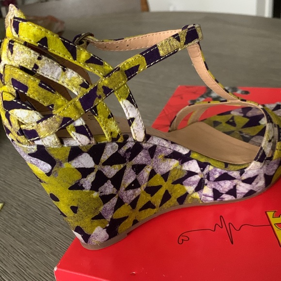 BC, I Got It Della Print, Della Green Print. Size 9. - Picture 6 of 10